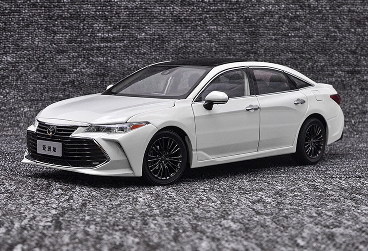 1/18 Scale For Toyota Avalon White DieCast Car Model Gift | eBay