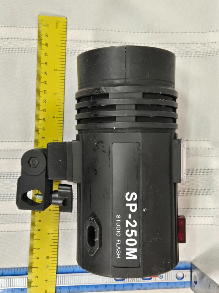 Professional Studio Flash Lighting SP-250M TESTED - Image 2 of 4