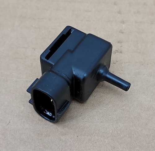 115/140/150/200 HP Suzuki Air Pressure Sensor Assembly 1987-2003 18590-94600 - Foto 7 di 10