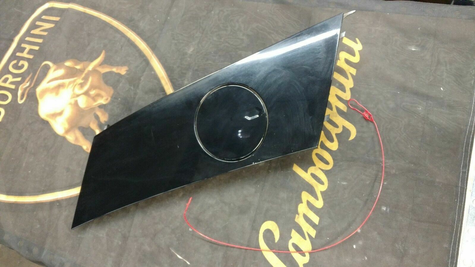 LAMBORGHINI HURACAN RIGHT PASSENGER SIDE UPPER QUARTER PANEL COVER FUEL CAP LID 