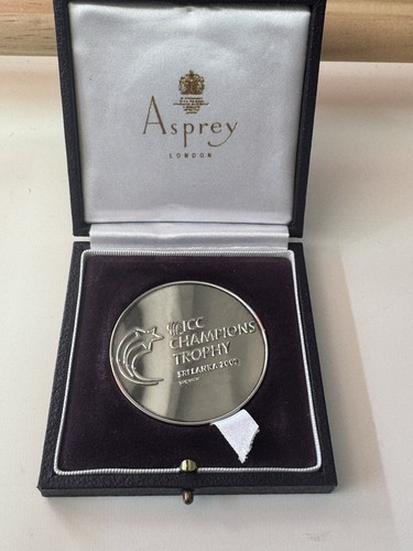 Match worn Jason Gillespie 2002 ICC champions Trophy man of the match medal 🔥🔥