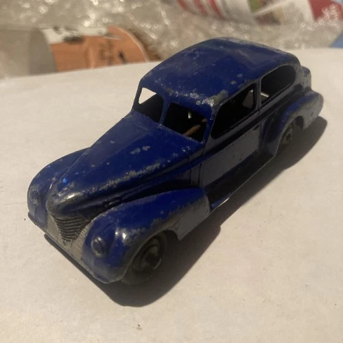 1940s Vintage Dinky Toys Oldsmobile Six Sedan Car No 39b