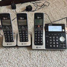At T CL83463 Cordless Phone Answering System Main Base  2 Handsets  Chargers