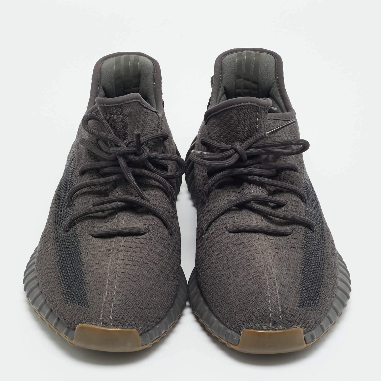 Yeezy x Adidas Boost 350 V2 Cinder Size 47.5 Grey Knit Fabric Low Top Sneakers thumbnail 3