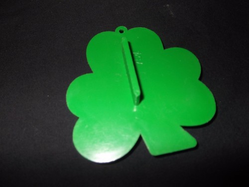 Cortador de galletas trébol trébol día de San Patricio tarjetas de sello de plástico 1979 - Imagen 4 de 5