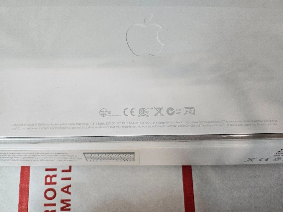 APPLE A1314 Wireless Mini Keyboard Bluetooth Qwerty (English) - Image 3 of 4