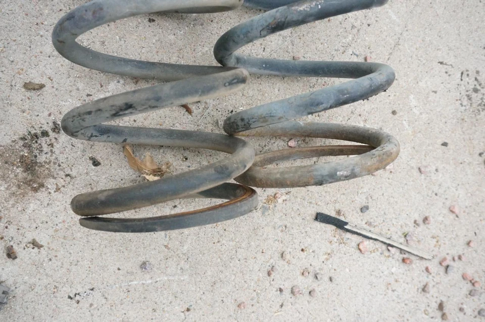 Par de muelles helicoidales delanteros izquierdo derecho OEM JAGUAR SERIE 1 68-73 XJ6 XJ12 Foto 3 de 4