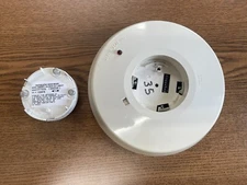 SIMPLEX 4098-9701 TRUEALERT SMOKE DETECTOR ADDRESSABLE HEAD WITH BASE 4098-9781