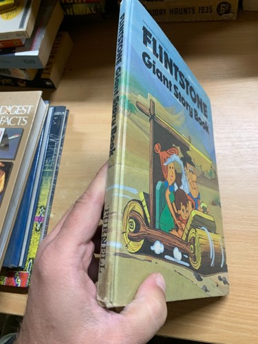 1974 "FLINTSTONE GIANT STORY BOOK" ILLUSTRATED ANNUAL HARDBACK BOOK (P4) - Picture 2 of 15