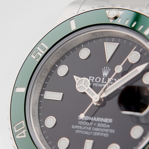 ROLEX Submariner Date 41 126610LV Garanzia 2022 Scatola/Carta - Foto 16 di 24