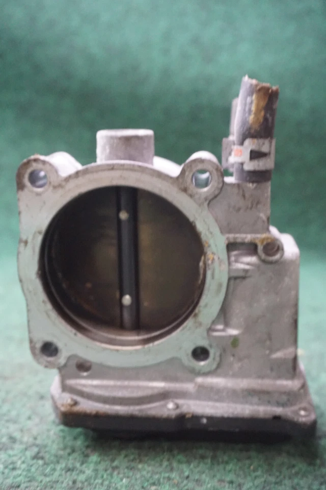 2014 TOYOTA SIENNA 3.5L CORPO DO ACELERADOR FABRICANTE DE EQUIPAMENTO ORIGINAL 220300P050 140.820 MILHAS - Imagem 3 de 4