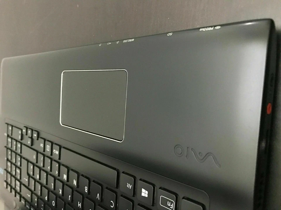 Sony Vaio SVE17 17.3" i7 3632QM 16GB 2TB HDD Portátil Windows 10.2014 - Immagine 4 di 4