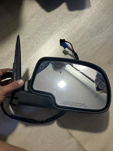 2003 - 2007 Chevy Tahoe Right Side Mirror Power Fold OEM W/ signal NOT TESTED 
