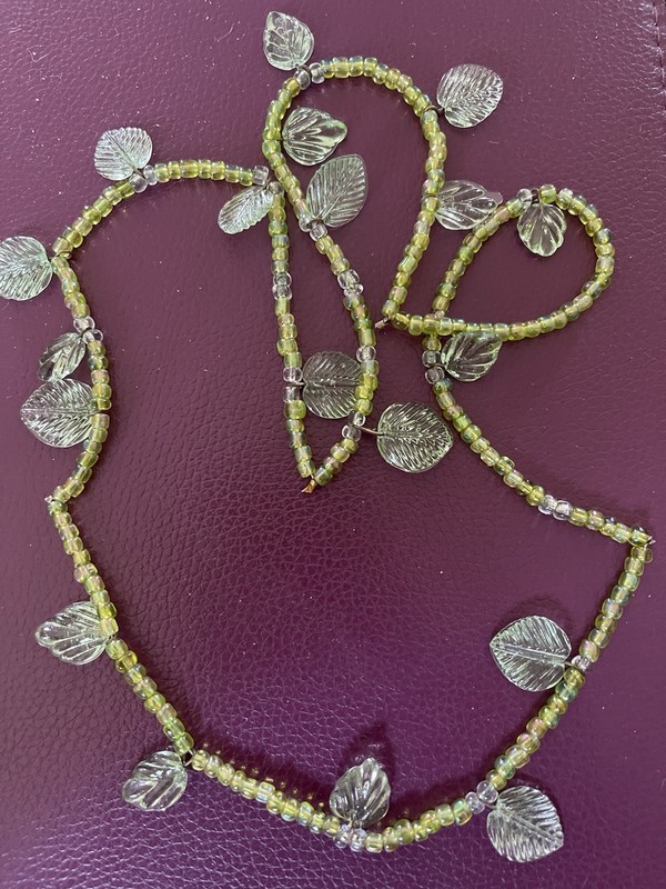 Vtg Light Green Glass Bead Necklace