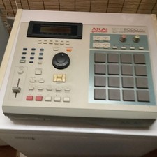 AKAI MPC2000XL Sampler 16-Pad