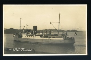 Dampfgarer "LOCHNESS" in Kyle of Lochalsh Kyle Apotheke RPPC Nr. 152 um 1930