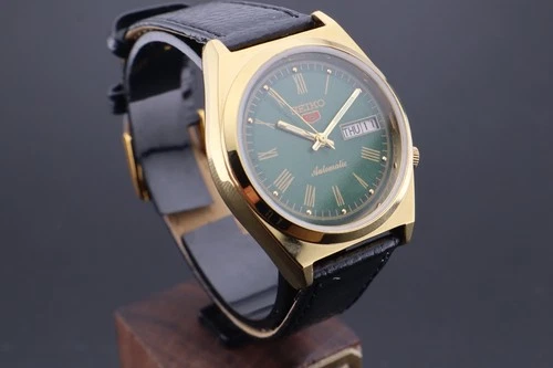 Vintage Seiko 5 Automatic 7009A 17J Men's Wrist Watch, Day / Date- Japan Made
