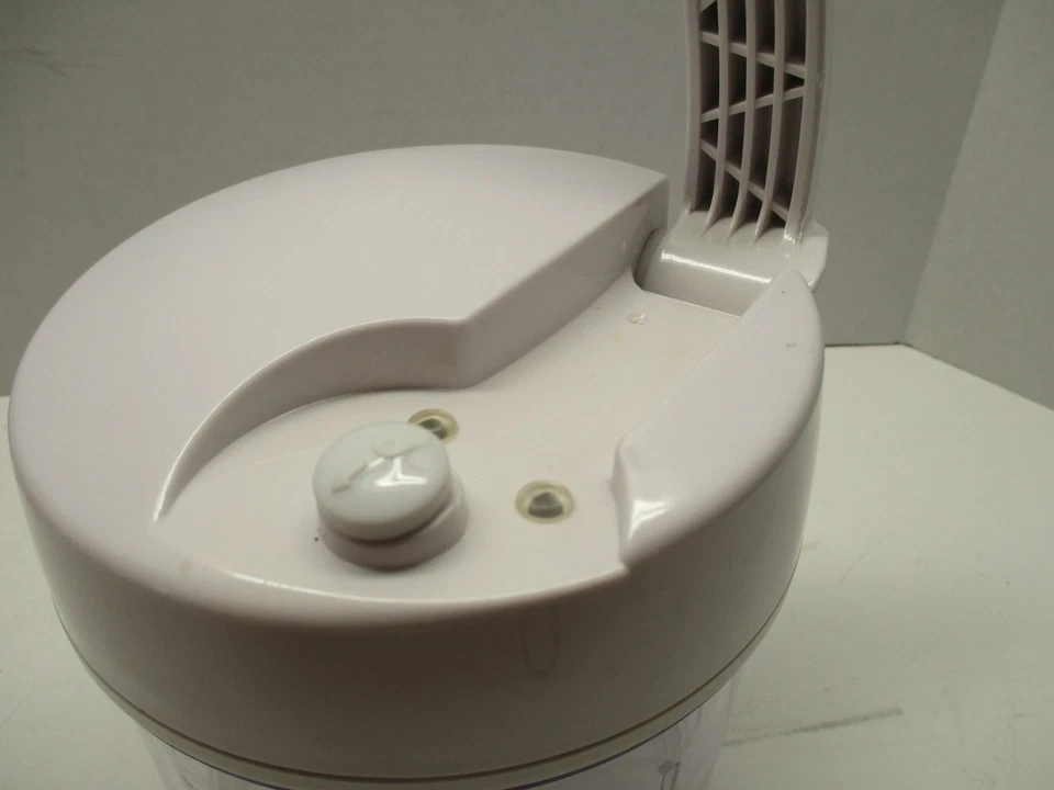 The Pampered Chef Manual Food Processor Item 2581 Chopper 3 cups 5.5" - Image 3 of 4