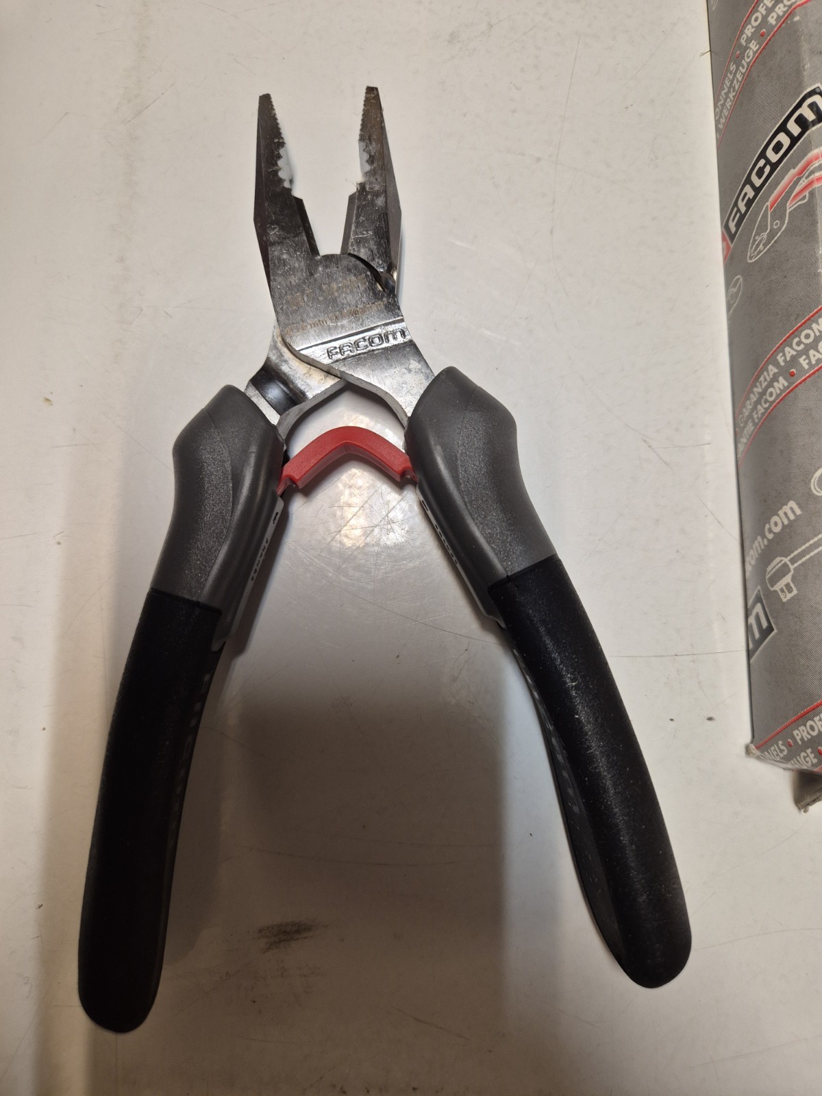 Pince FACOM 187.16CPE haute performance a isolation ergonomique - 2