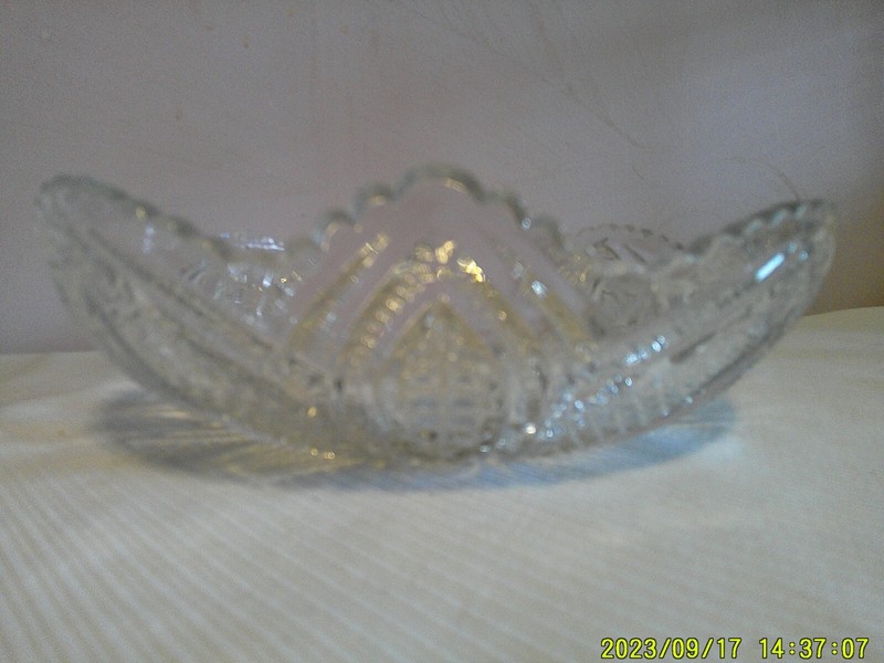 9-Inch Glass Serving Bowl
