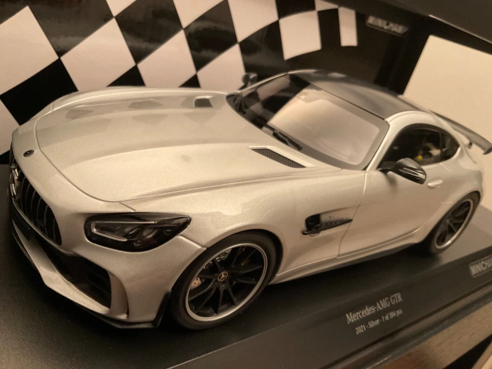 Mercedes GT-R AMG V8 Biturbo 20211/18 Minichamps - Immagine 4 di 4