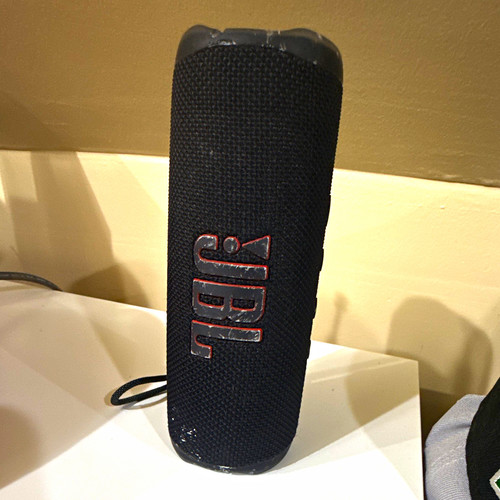 JBL Flip 5 Bluetooth Portable Speaker Black For Parts/Not Working