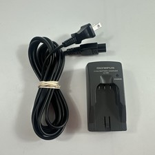 Genuine Olympus LI-10C Battery Charger 4.2v-700mA