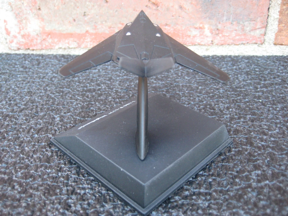 Lockheed F-117 Nighthawk 1/180 Scale Diecast Metal Model by NewRay - Image 4 of 4