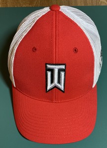 red tiger woods hat