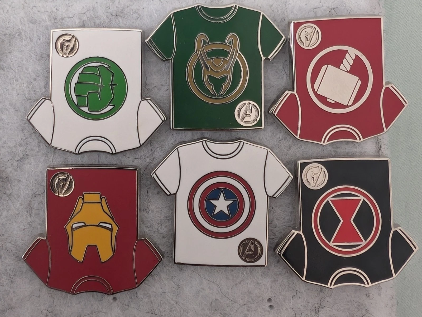 Disneyland 2024 DLR Hidden Mickey Disney Marvel T-Shirt Full 6 Pin Set w/ Chaser