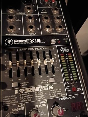 Mackie PROFX16V3 16-Channel Effects Mixer