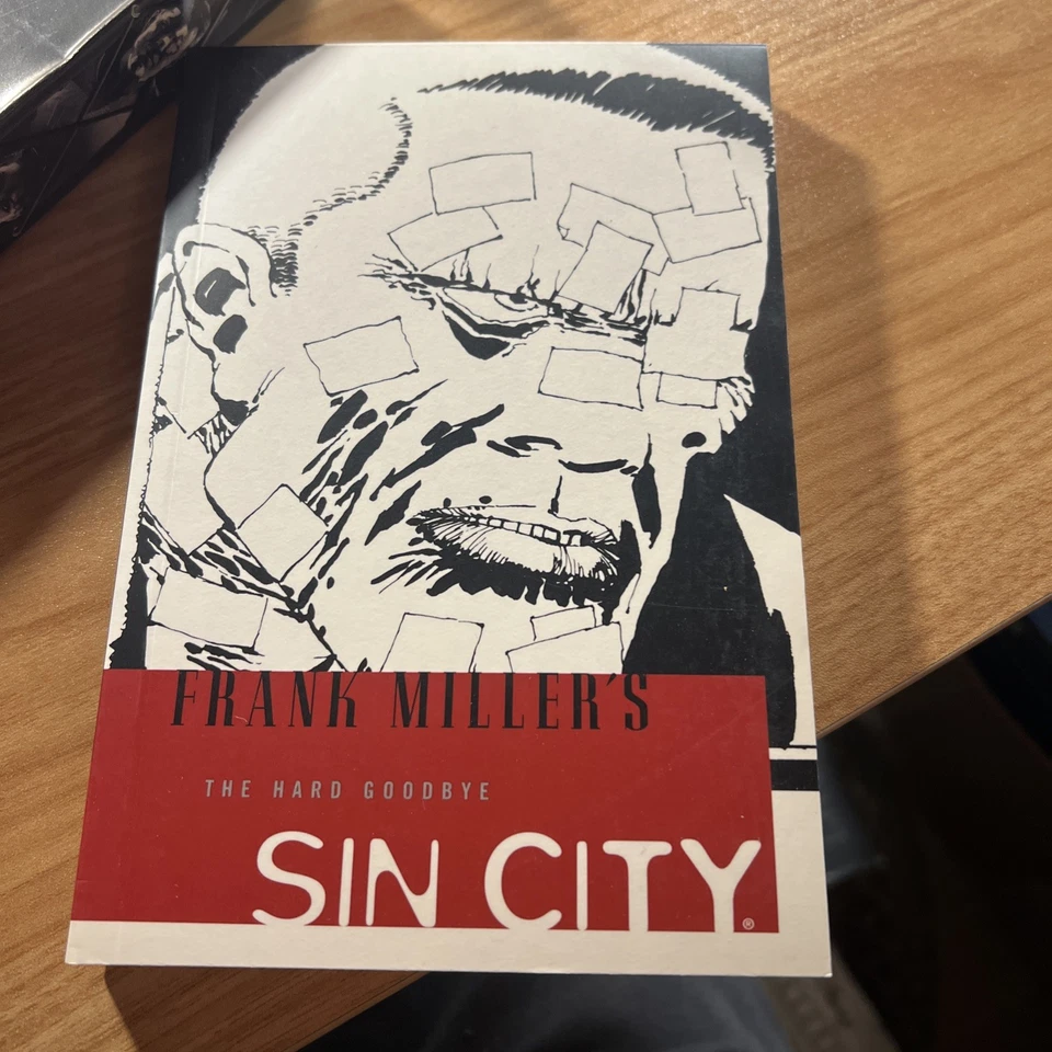 Sin City – Recut & Extended DVD + 200-Page Limited Edition Novel Non Us Region Foto 4 de 4