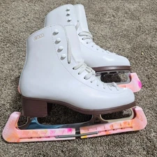 GAM Figure Skates 7.5 C w/ 10¼" Blades + Guardog Covers – White