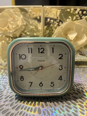Gorgeous Tinload 4.5'' Vintage Retro Analog Alarm Clock, Silent Ticking Green