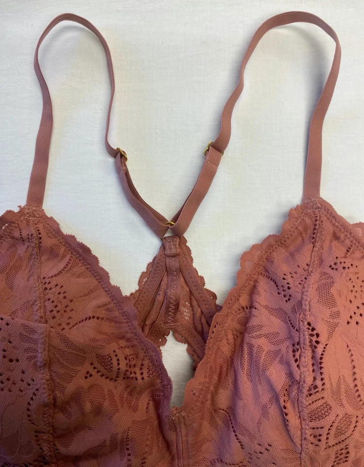 Bralette Aerie Holiday Best de encaje acolchado espalda cruzada -- LET'S MAUVE L Foto 4 de 4