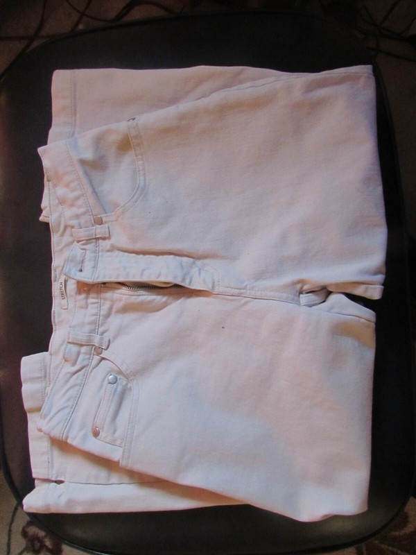 St John's Bay Women's Stretch Light Khaki Capri Pants - Size 4 Petite