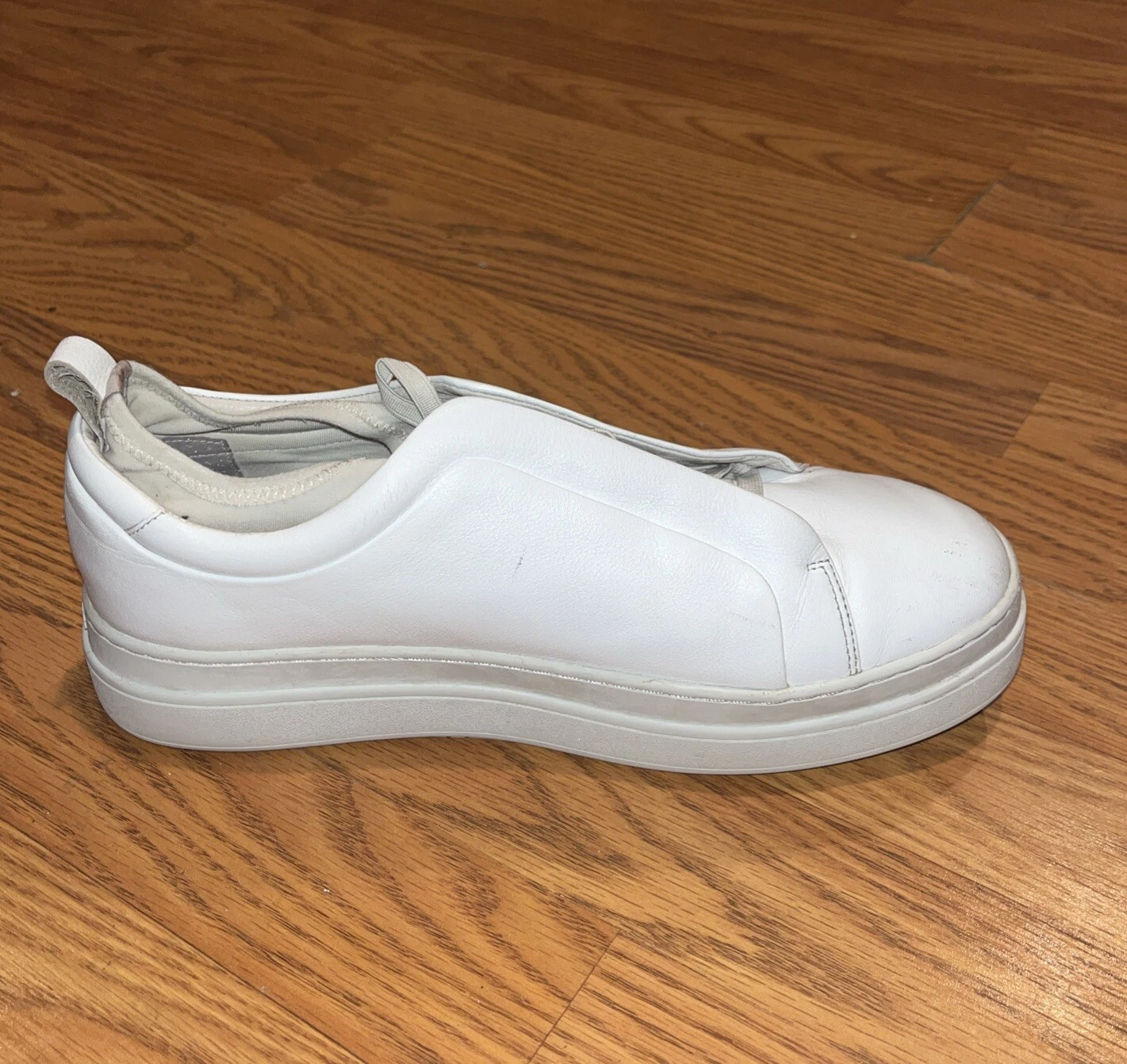 J/slides Lace Up White Leather Sneakers Size 9M Platform of 1 1/2”