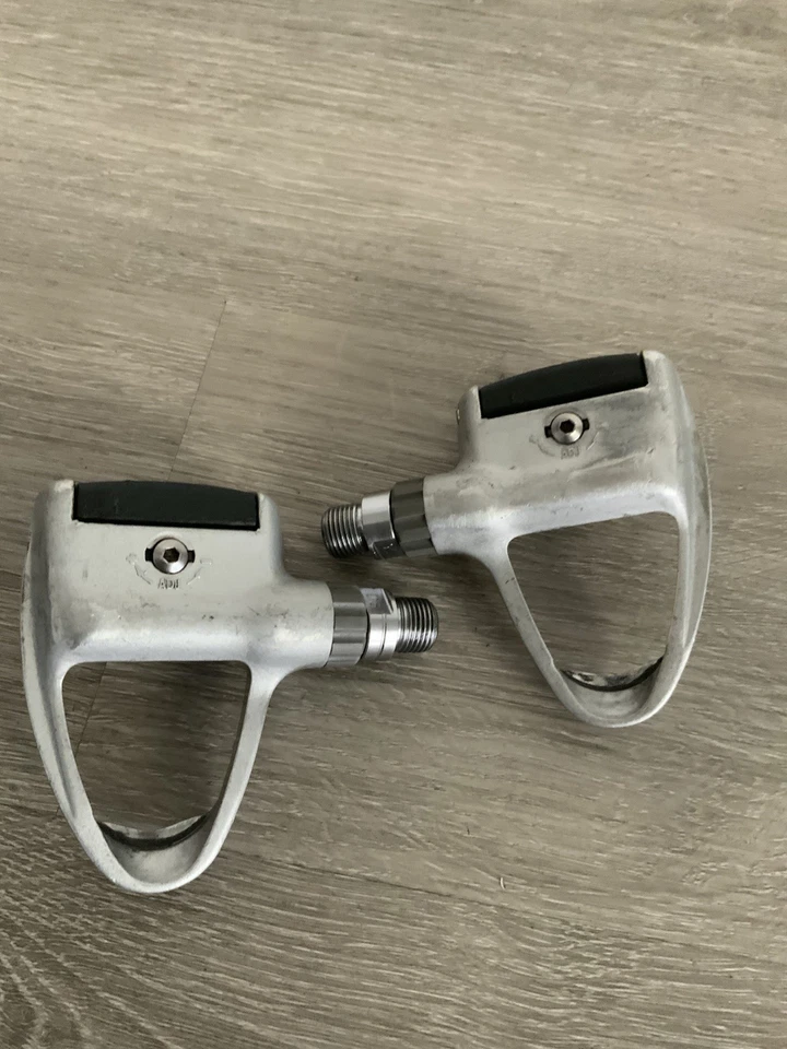 FORTE CLIPLESS PEDAL NO CLEATS SILVER - Image 3 of 4