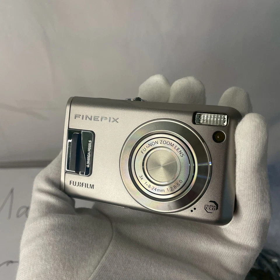 Fujifilm Finepix F31fd 6.3MP Digital Camera Silver Japan From Japan Japan Japan - Image 2 of 4