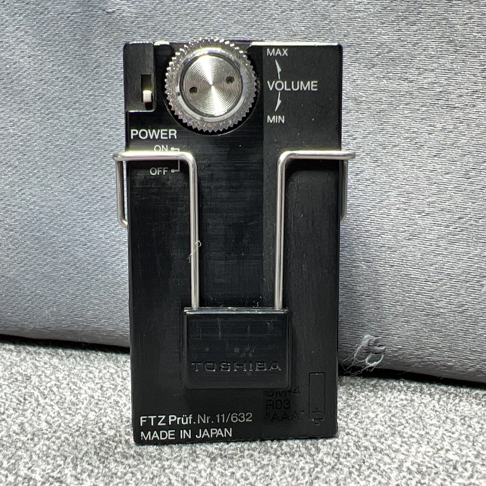 Vintage Toshiba RP-30 Super Mini FM Stereo Receiver Radio Japan RP-2046 getestet - Bild 3 von 4