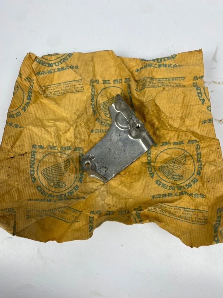 Cubierta de cadena de piñón para Honda S90 CS90 CL90 ST90 NOS 11661-028-000 Foto 2 de 4