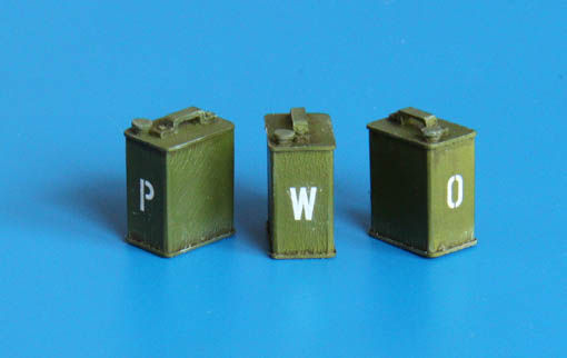 Plus Model EL016 - 1:35 Resin Kit British Canisters WWII