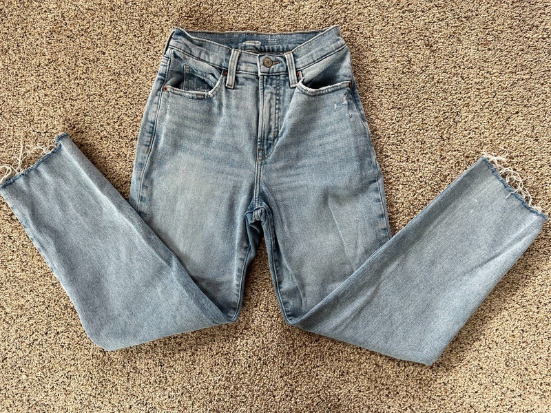 Old Navy-The Sky Hi Straight Denim Jeans -Size 0- Raw Hem-Stretch-Frayed-Women's