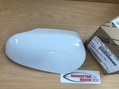 14-19 COROLLA S DRIVER SIDE OUTER MIRROR COVER 87945-02420-A0 GENUINE TOYOTA