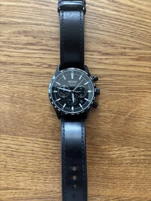 Seiko Chronograph Armbanduhr 43mm Saphirglas Schwarz 100m + Garantie - Bild 1 von 4