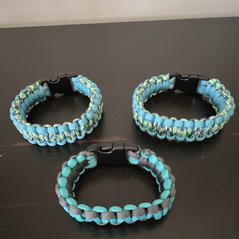 Lot of 3 Adjustable 550 Nylon Paracord Bracelets Blue/Green/Black Buckles