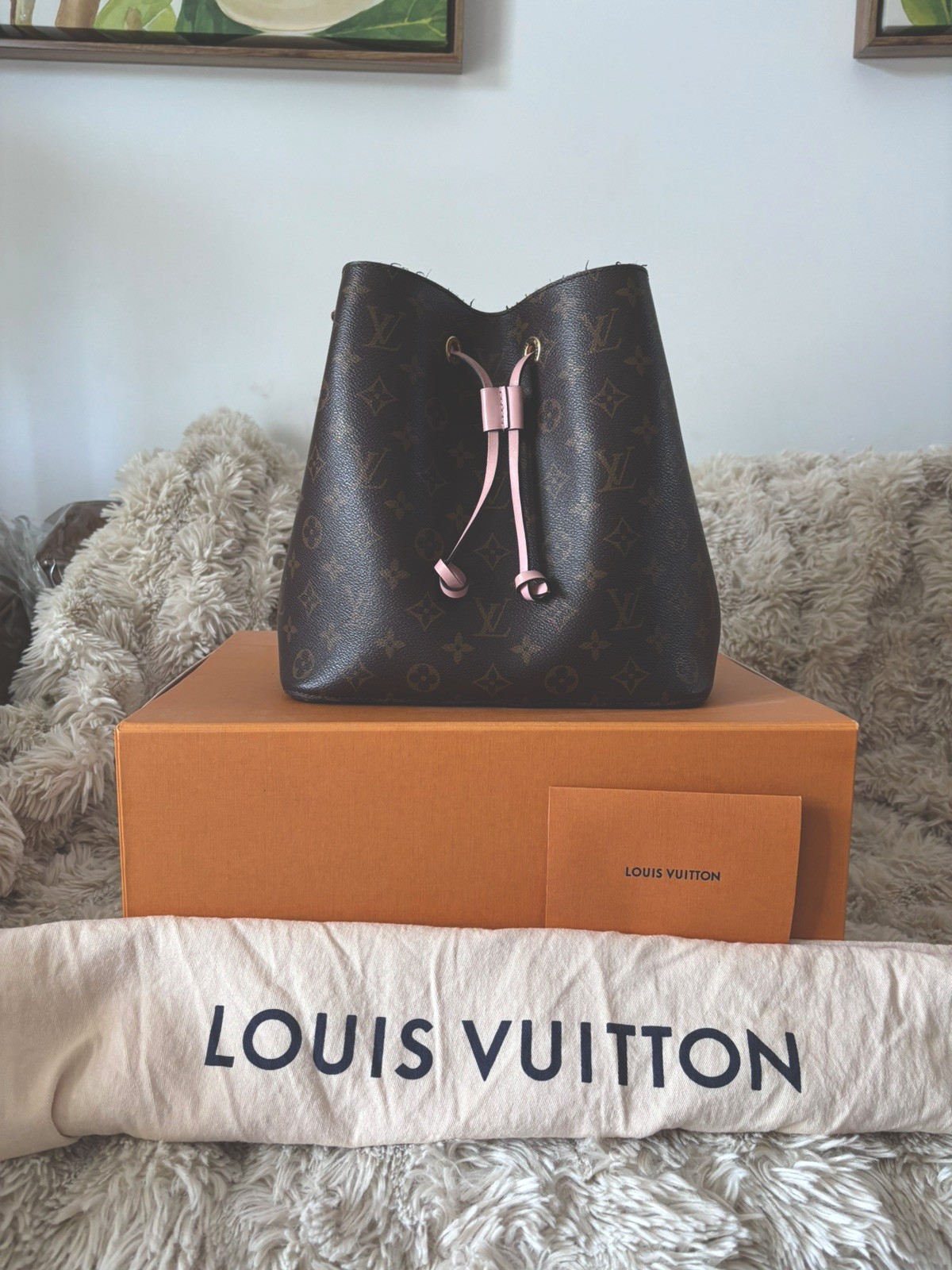 Authentic Louis Vuitton Neonoe Medium Monogram Canvas with Rose Poudre