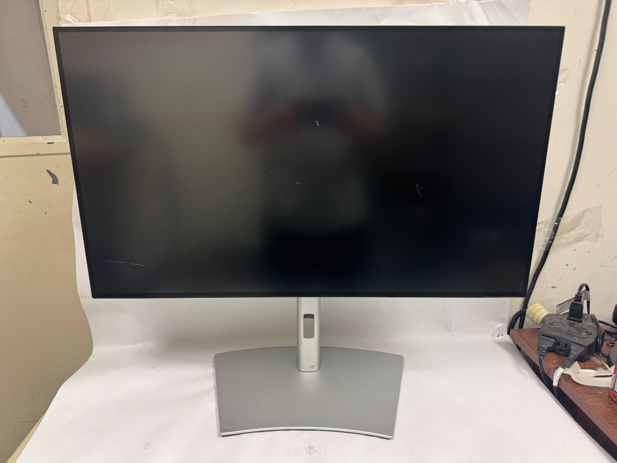 Dell UltraSharp U3223QE 31.5-Inch 4K UHD LCD Monitor 16:9
