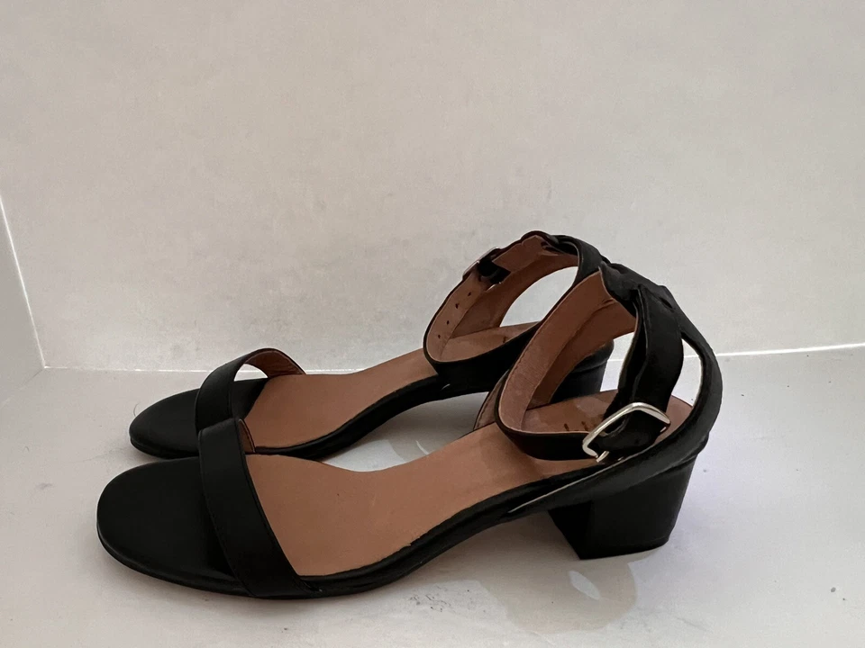 J. Jill Black Leather Open Toe Ariane Block Heel Sandals Size 7.5M Ankle Strap - Image 4 of 4