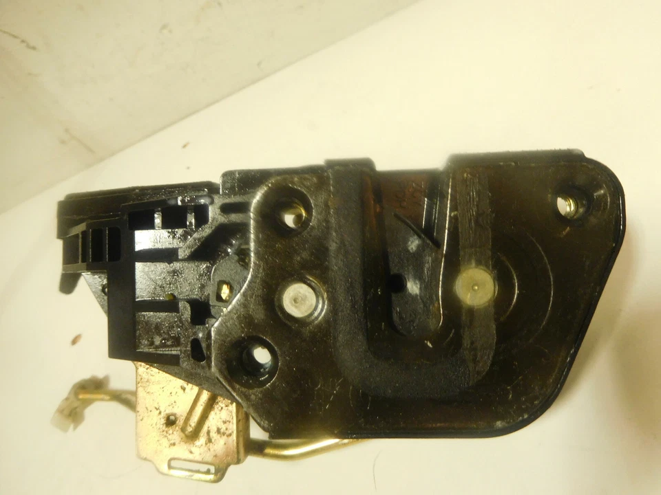 Привод замка правой передней двери 2003-2006 Hyundai Elantra 2,0 л 4 цилиндра A/T - Изображение 4 из 4